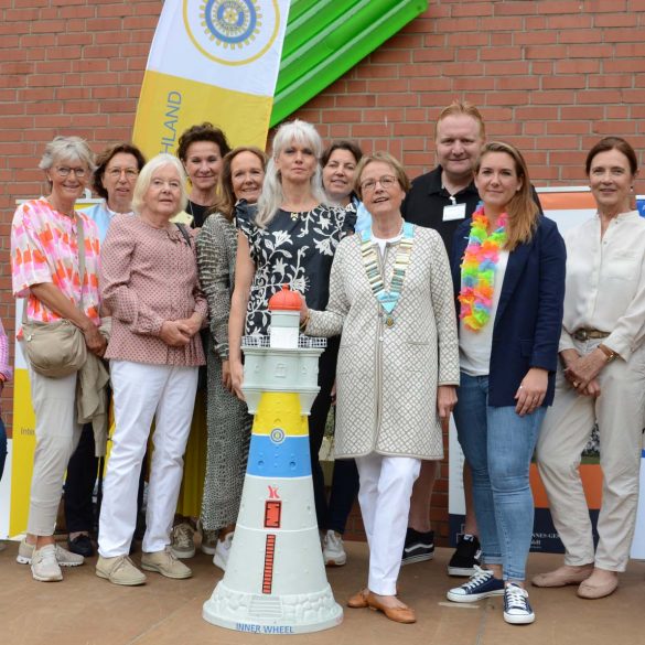 <strong>Erfolgreiches Sommerfest 2024 der Jugendhilfe begeistert Besucher<br>Spende von Inner Wheel ermöglicht neue Perspektiven</strong>