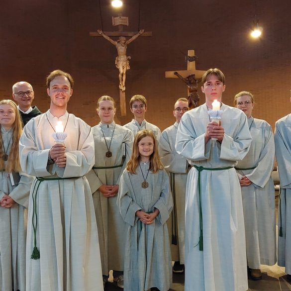 Neue Messdiener feierlich aufgenommen