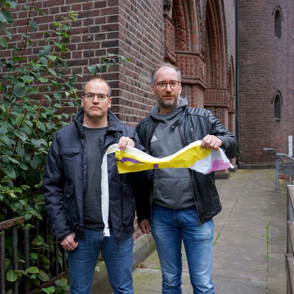 Regenbogenfahne von der Heilig-Kreuz-Kirche gestohlen