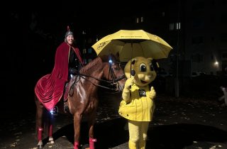 Schwarzgelber Martinszug zieht durch die Nordstadt